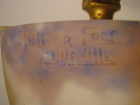 Nr. 49 Tischlampe gemarkt: Muller Freres Luneville (Blankgeätzt)