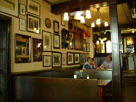 Restaurierung und Ausstattung der bekannten Freiburger Gaststätte "ZUM DEUTSCHES HAUS"