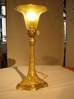 Nr. 2 Jugendstil-Tischlampe Verrerie d`Art Cristalleries de Daum Nancy
