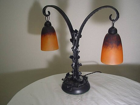 Nr. 22 Original Jugendstil-Lampe gemarkt: SCHNEIDER mit Nadelätzung Epinay sur Seine