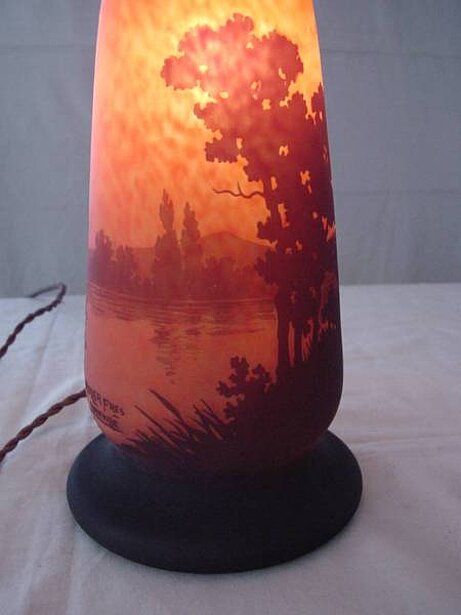 Nr. 44 Tischlampe Gemarkt und signiert: Muller Freres Luneville